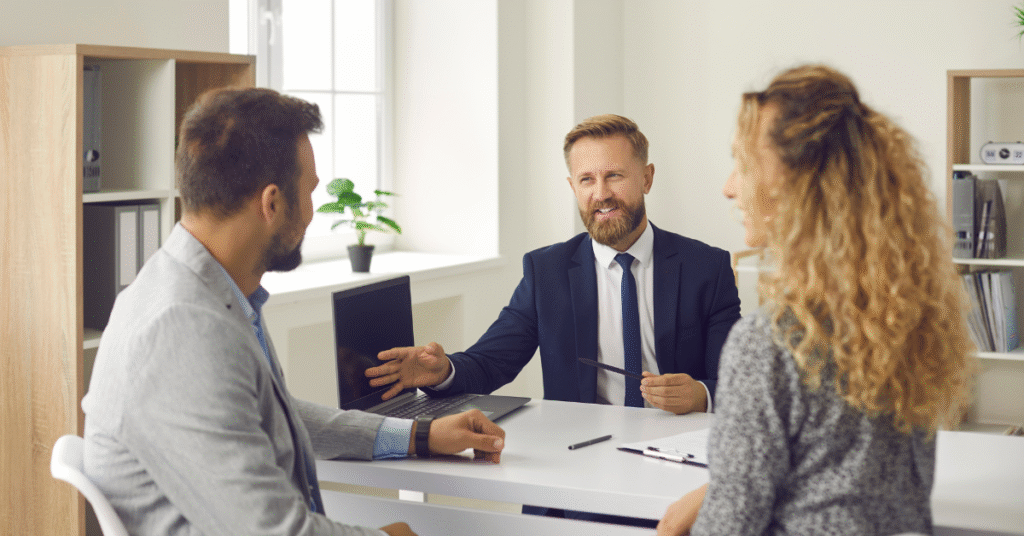 Mortgage advisor explaining Bank of Canada rate cut